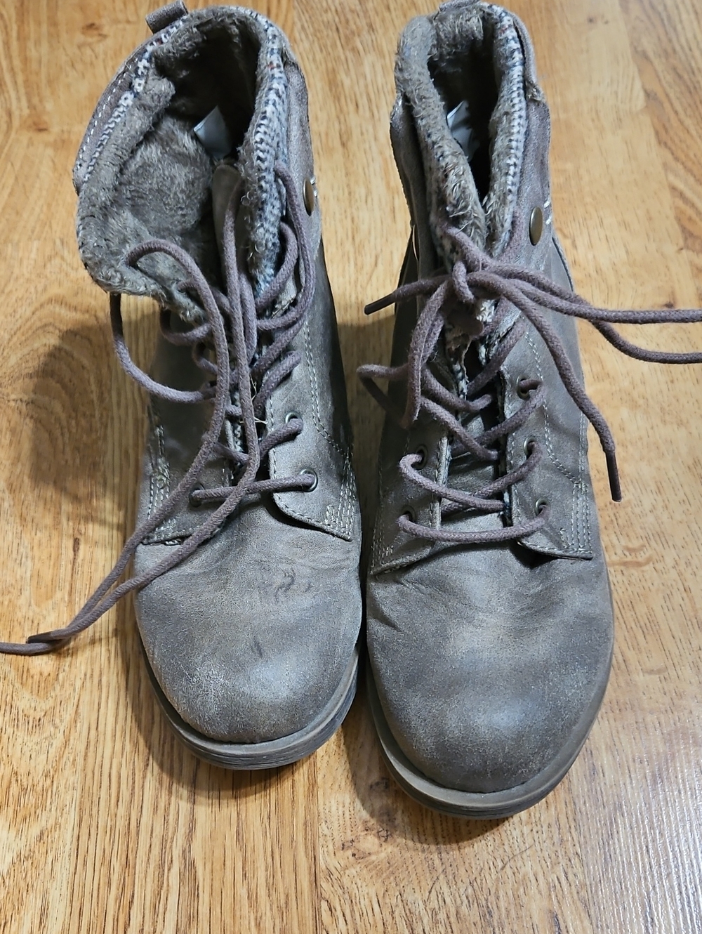 Faux-Fur Trim Lace-Up Ankle Boots - Gray